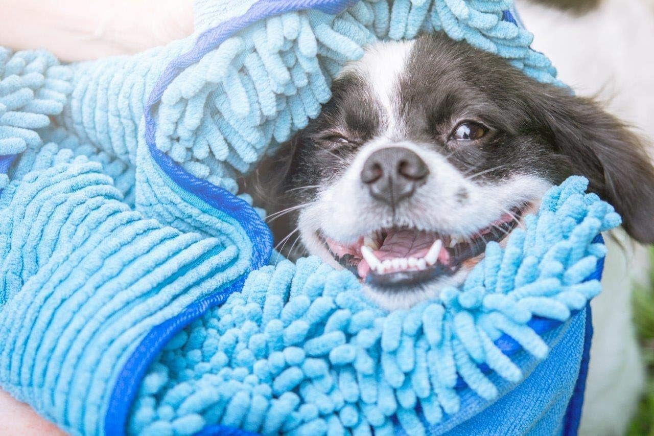 Ultra Absorbent Microfiber Dog Towel - Extra Large 35x15 Size with Comfortable Hand Pockets for All Breeds - Durable, Machine Washable, Ideal for Indoor and Outdoor Use